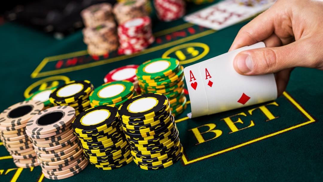 Poker Variants in Casinos: From Texas Hold’em to Caribbean Stud